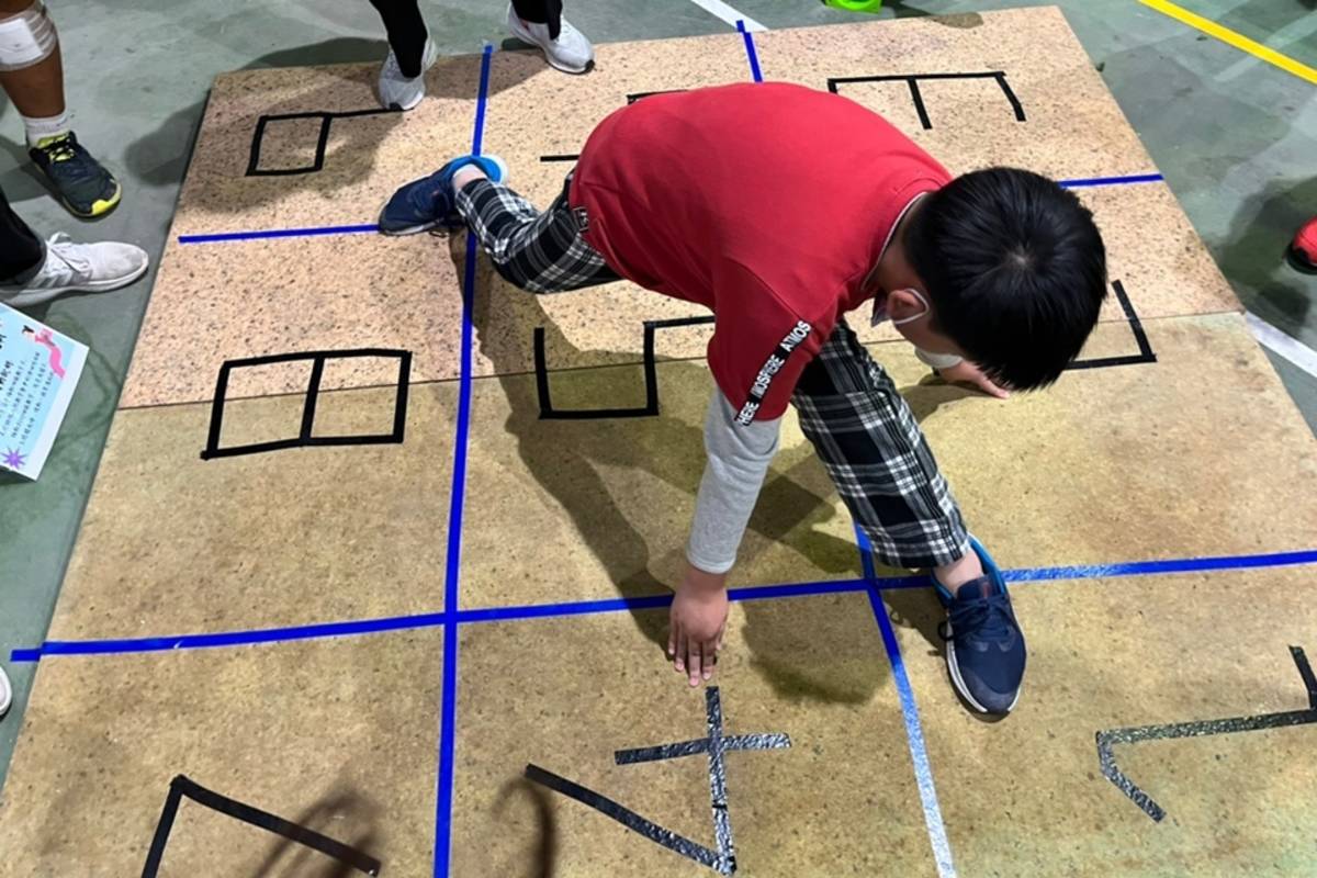 大武國中舉辦第2屆學習暨藝術成果發表會，教師團隊跨域合作，設計豐富多元的闖關活動，並邀請學區國小共襄盛舉。