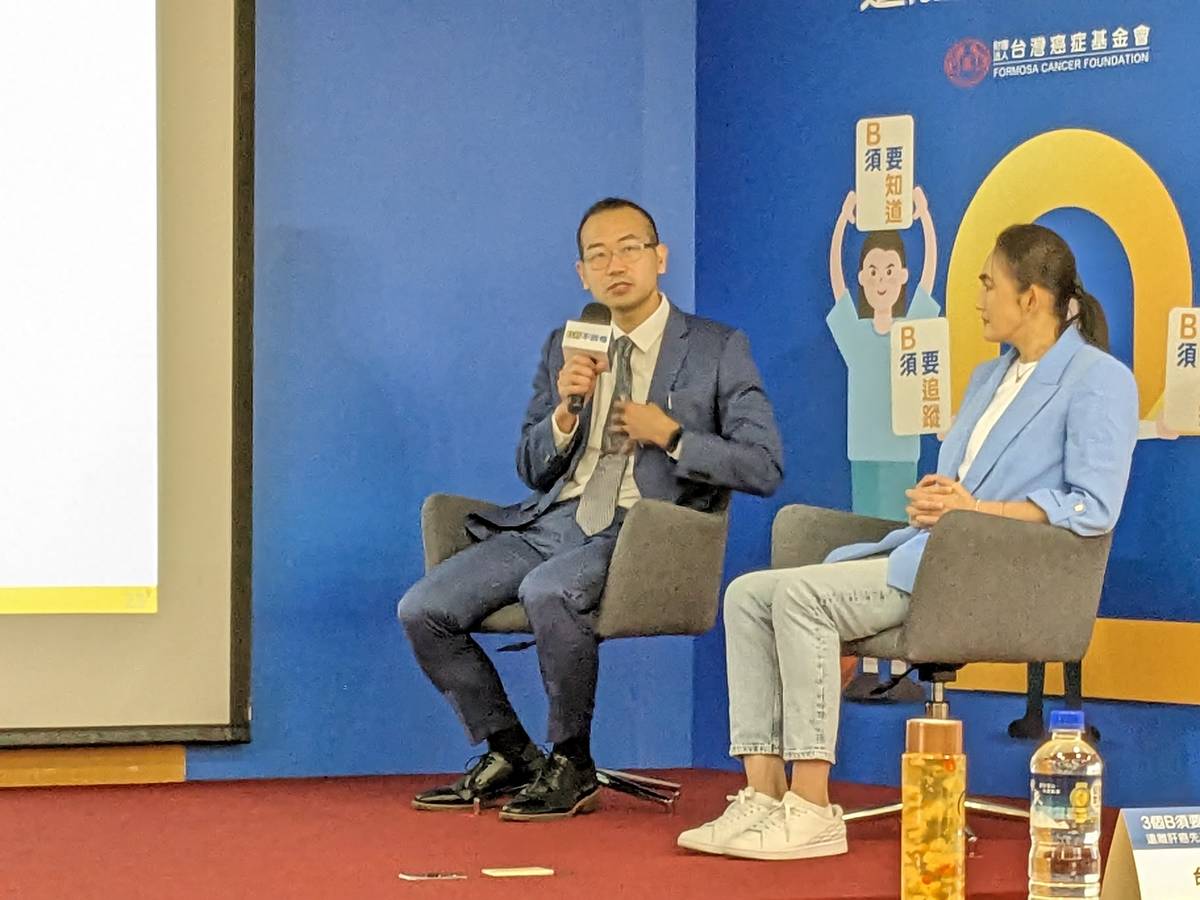 義大醫院肝病中心主任許耀峻表示，B肝帶原者若未追蹤治療，有高達4成機會進展到肝硬化或肝癌