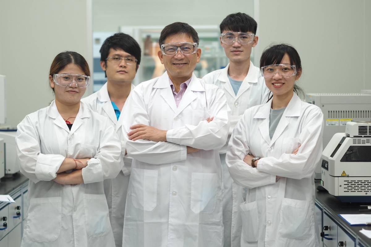 徐啟銘在教學上仍戰戰兢兢，把學生當自己的孩子照顧（教育部提供）