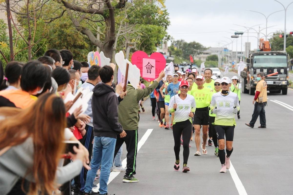 響應募集年菜活動，盲人環臺公益路跑第4度跑進牧心。