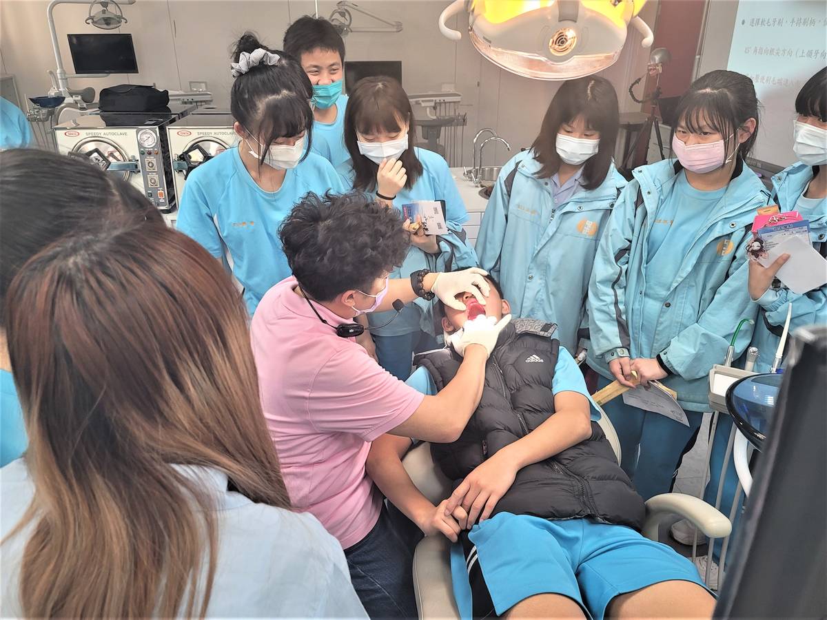 耕莘健康管理專科學校規劃從齒健康、口腔衛生、健康照護體驗