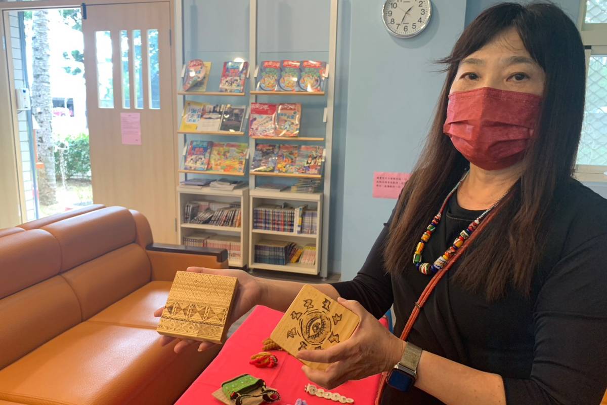 卑南國中校長陳文靜表示，讓與會貴賓參與DIY美感實作，同時也是美感的輸出和輸入。