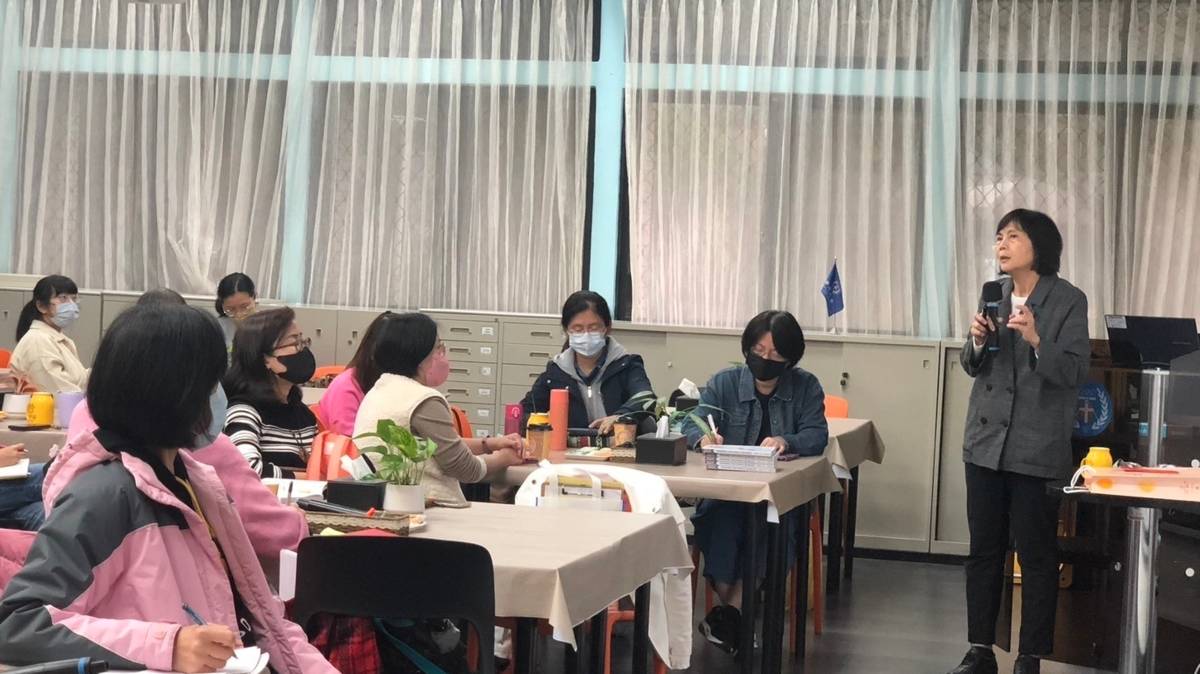 探究式閱讀-資訊素養融入專題研究