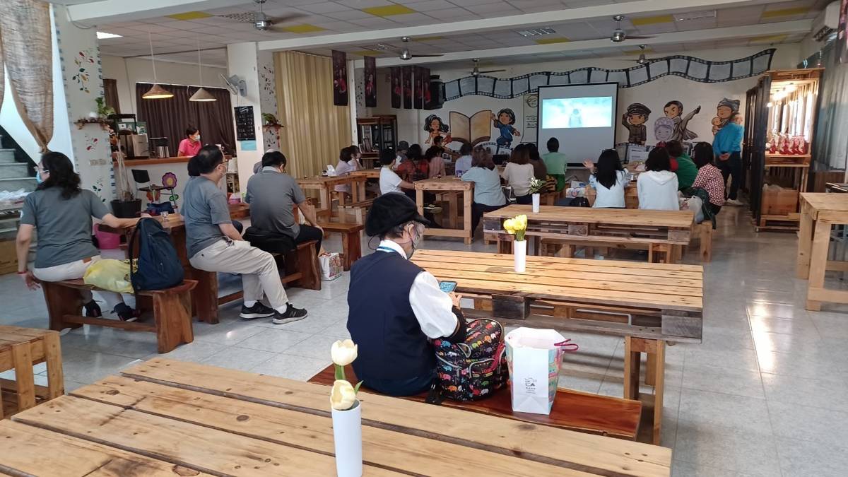 聆聽旗山社區發展協會陳宗卿理事長簡報