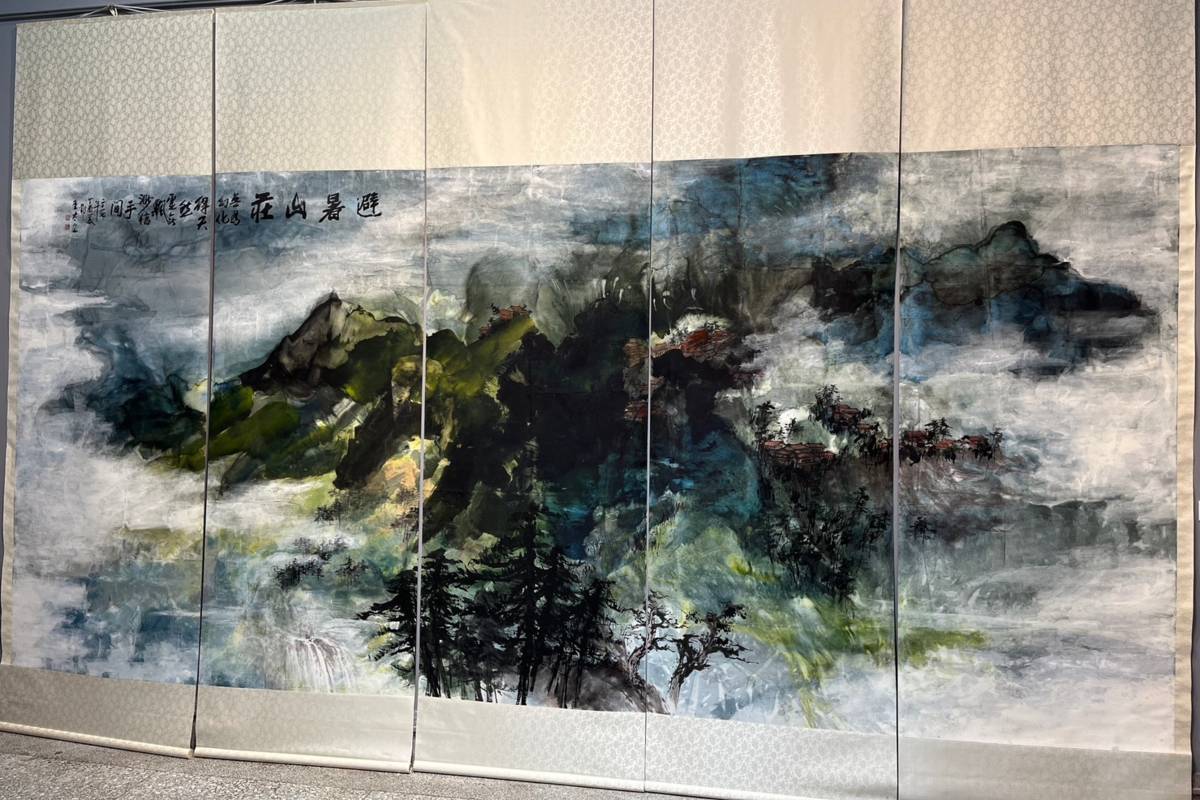 展出的水墨畫作有大有小，形成反差，以全新的視角呈現水墨畫之美。