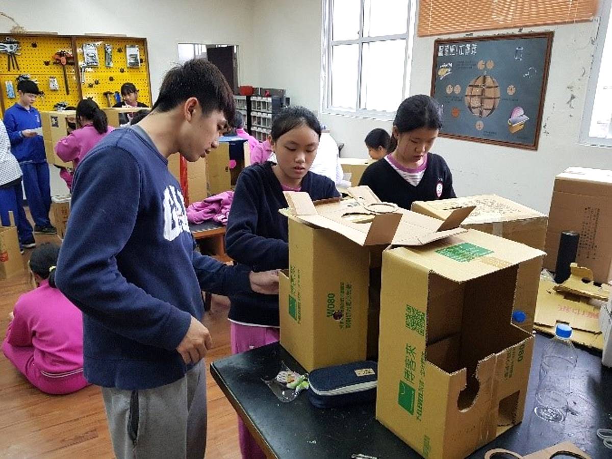 福和國中推出「泰瘋狂的創客設計」教案榮獲特優