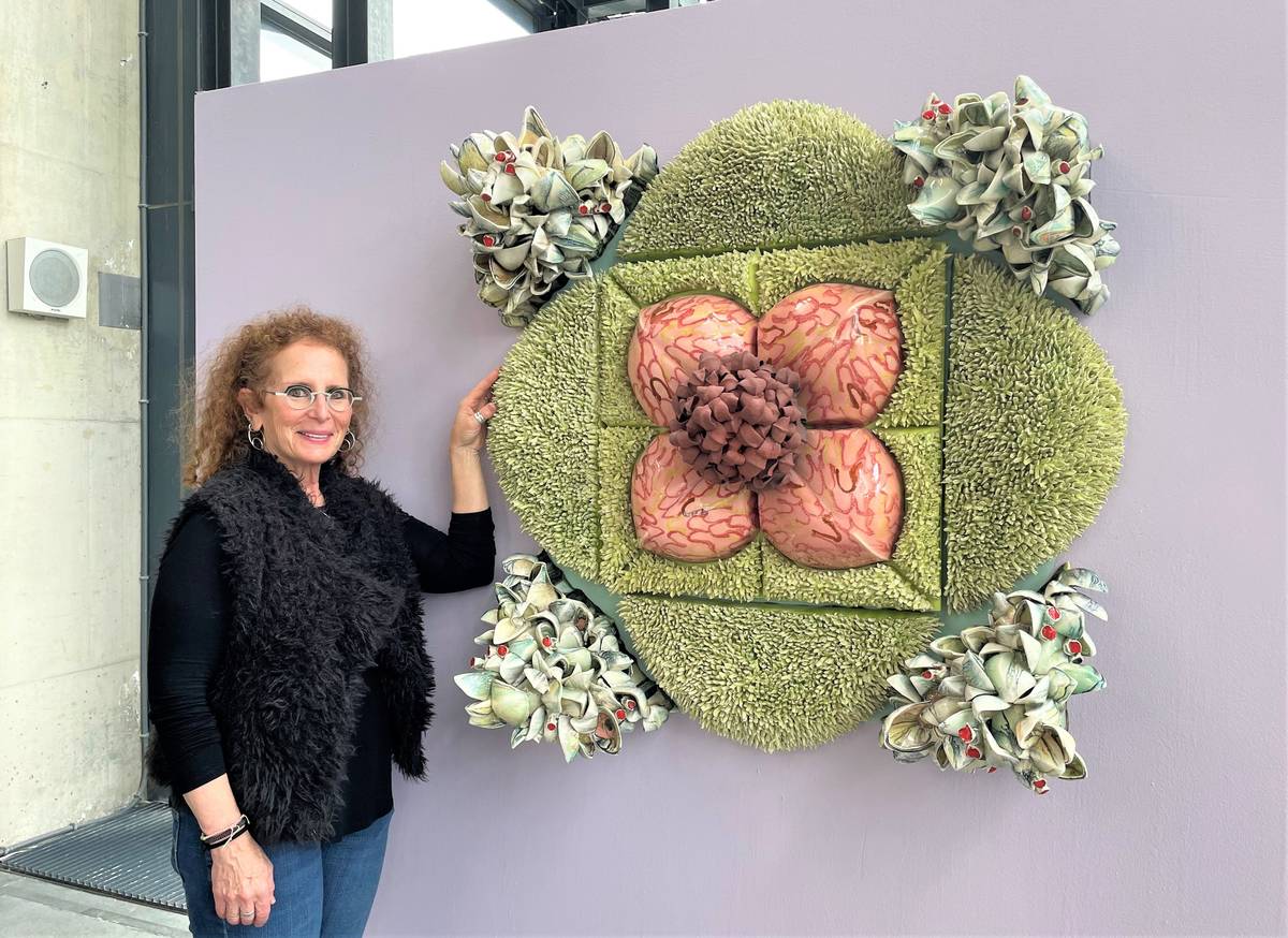 Susan BEINER以《盛菊花》獲得「2020臺灣國際雙年展」首獎