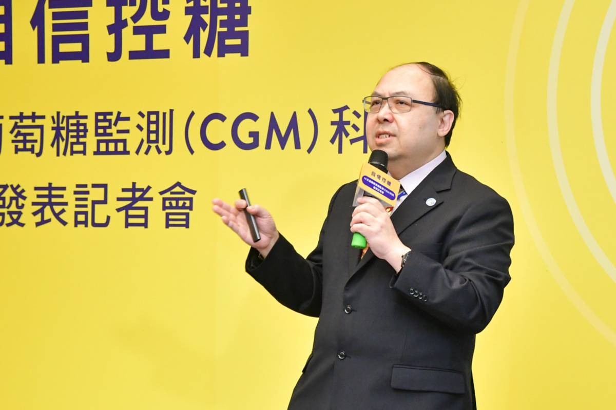 中華民國糖尿病衛教學會理事長王治元說明，除了血糖機外，目前還有連續葡萄糖監測新科技