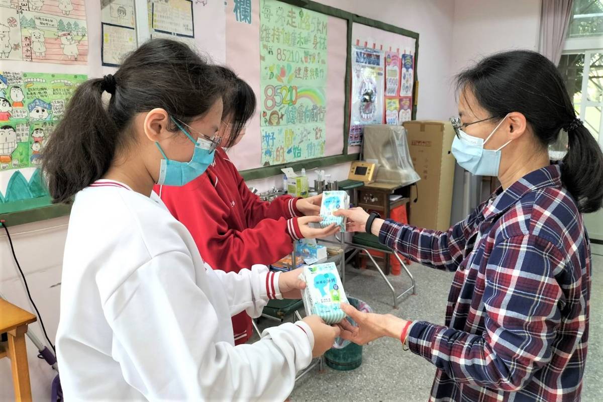 學生在寒假間皆可到健康中心 免費領取日用衛生棉、夜用衛生棉及衛生護墊