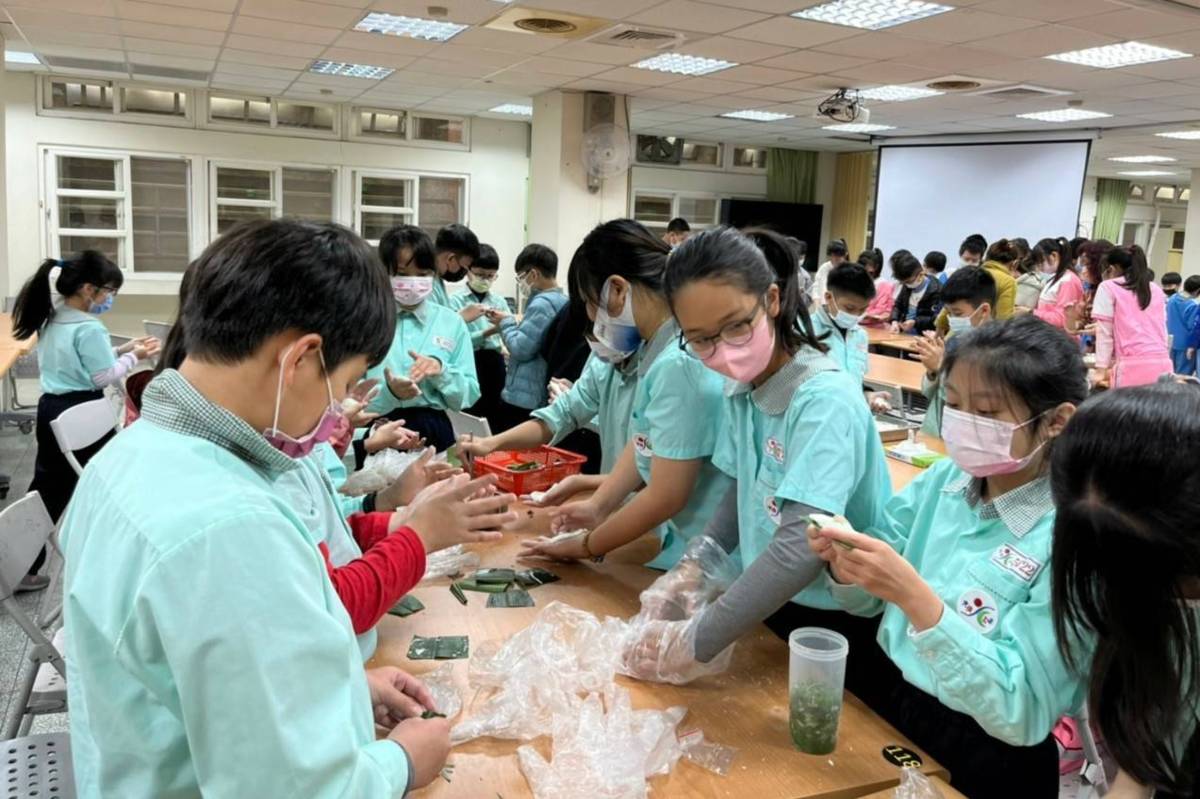新北光復國小艾草節 傳承「艾」的記憶與味道