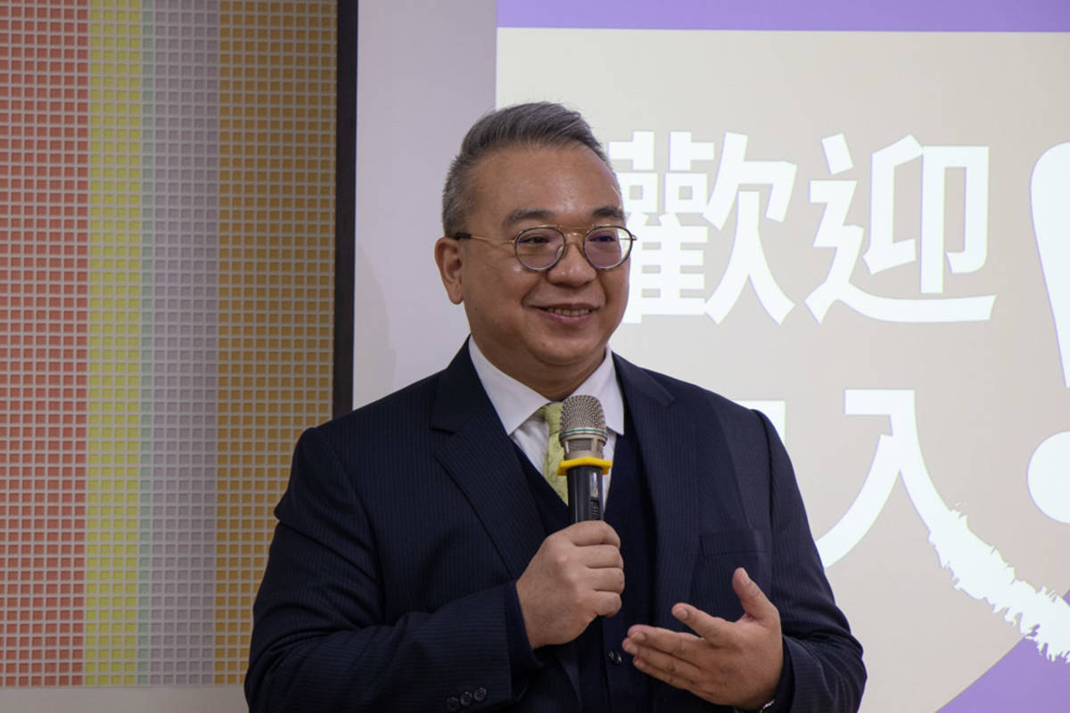 世新大學法學院院長林恒志與高中生分享「如何透過傳播學習法律」 (世新提供)