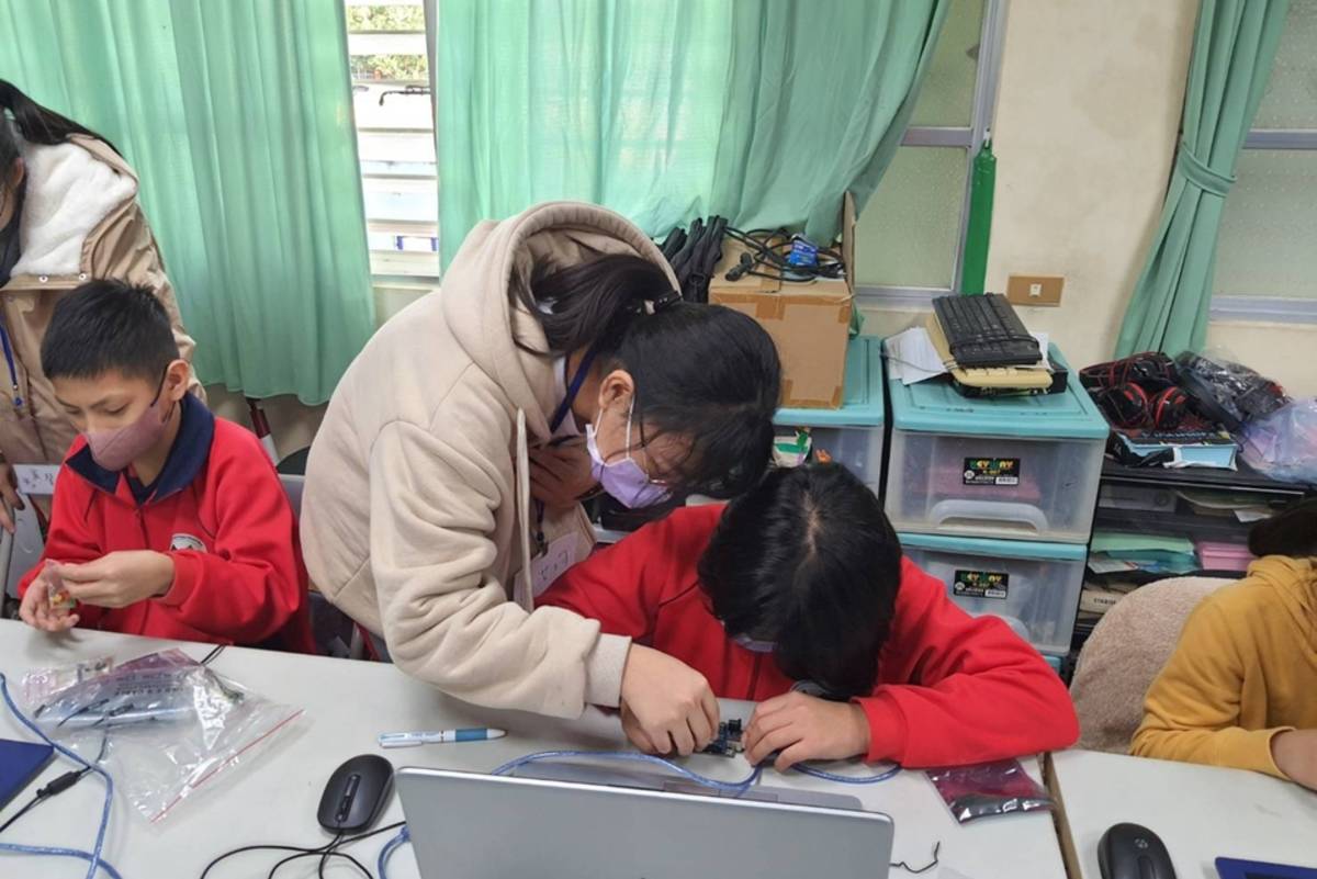 花女學生前進偏鄉學校