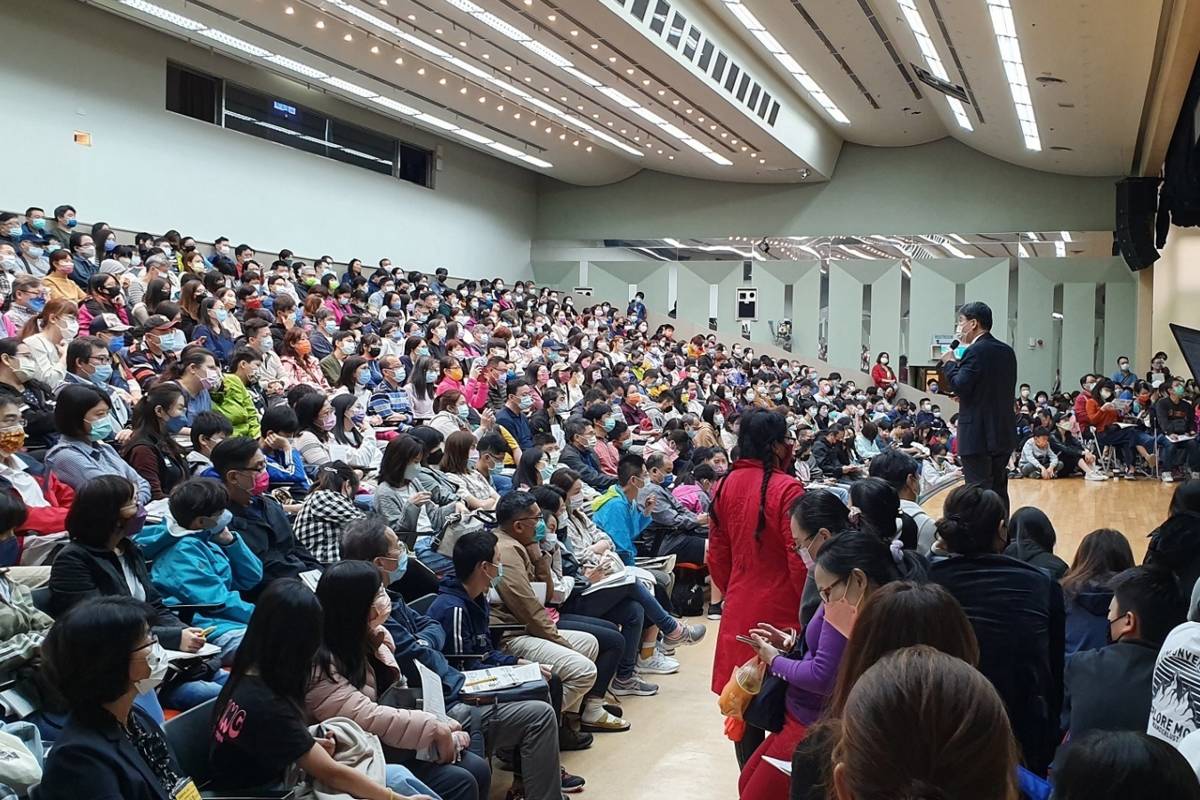 家長熱切關心教育問題，參與人數突破現場所備座位數