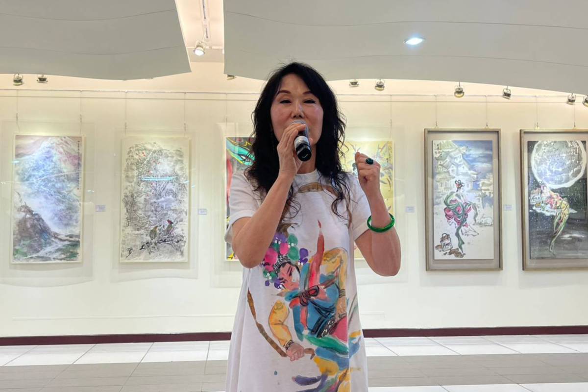 藝術家孟昭光鍾情水墨，將中國傳統之筆法墨韻，融合於西方色彩、光影、空間等美學概念