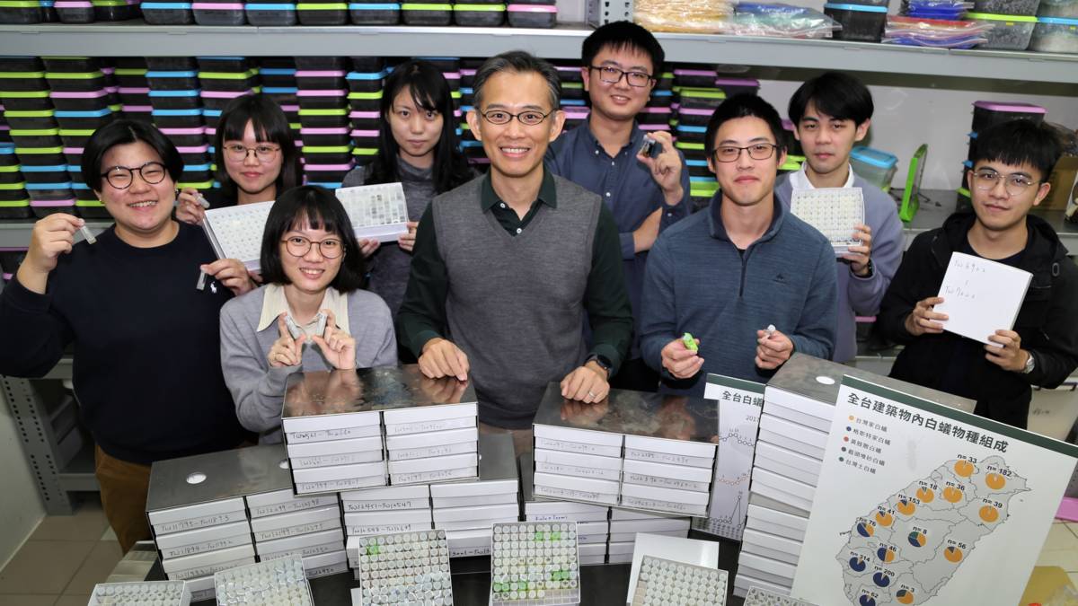 中興大學昆蟲學系教授李後鋒（中）研究團隊，發起了白蟻調查公民科學計畫