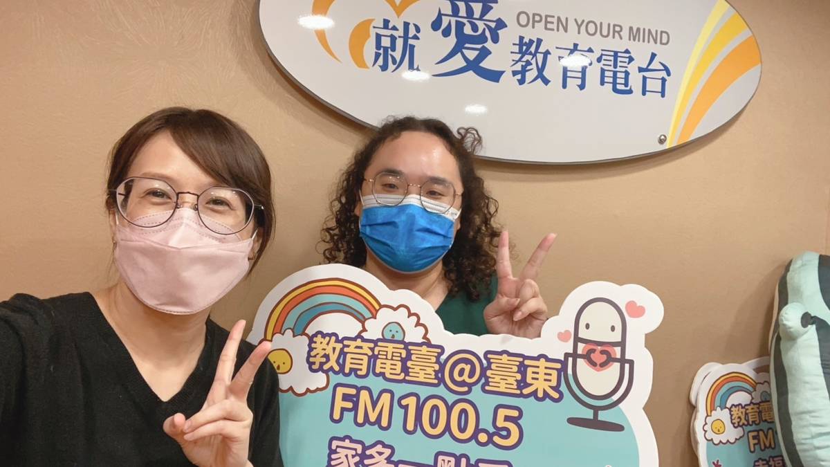 張惠雯偵查佐(右)
