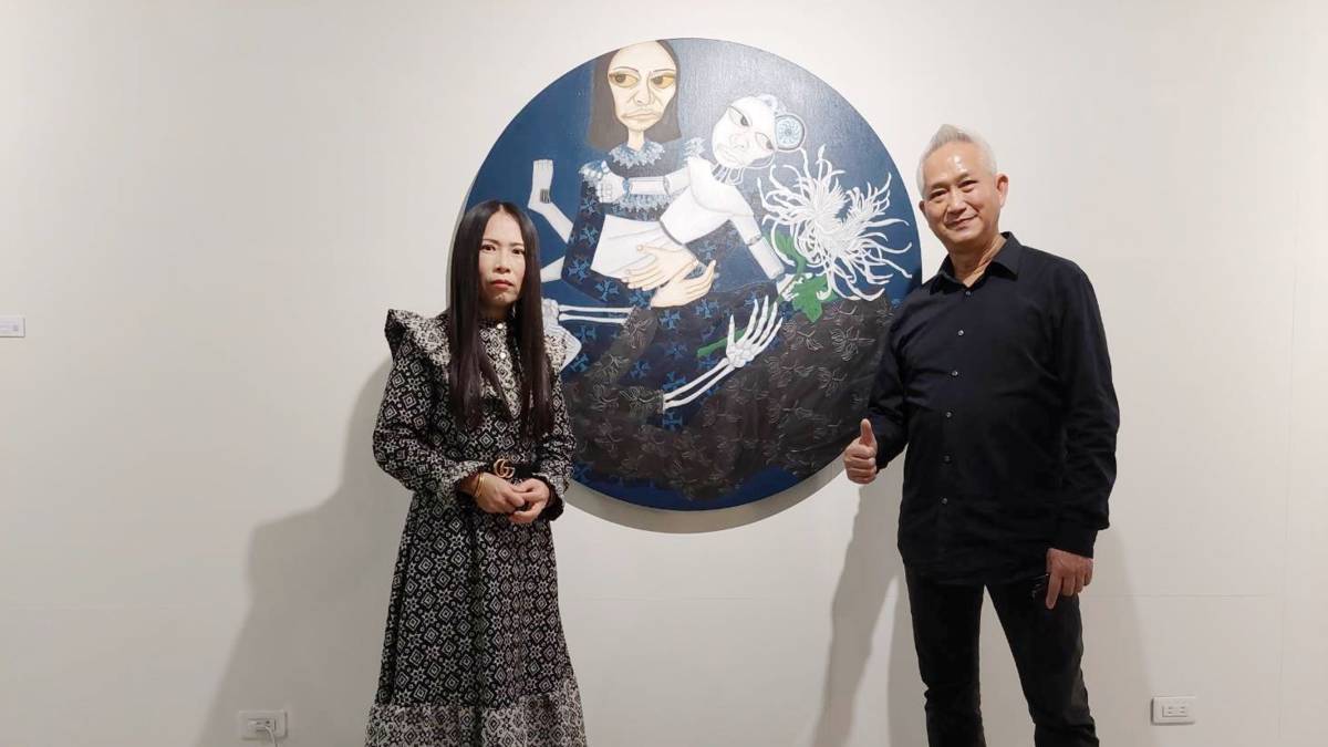 藝術家柳依蘭與藝術家施力仁合影