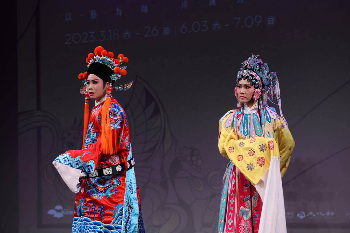 薪傳歌仔戲劇團江亭瑩、王台玲演出《陳世美‧反奸》 (傳藝中心提供)