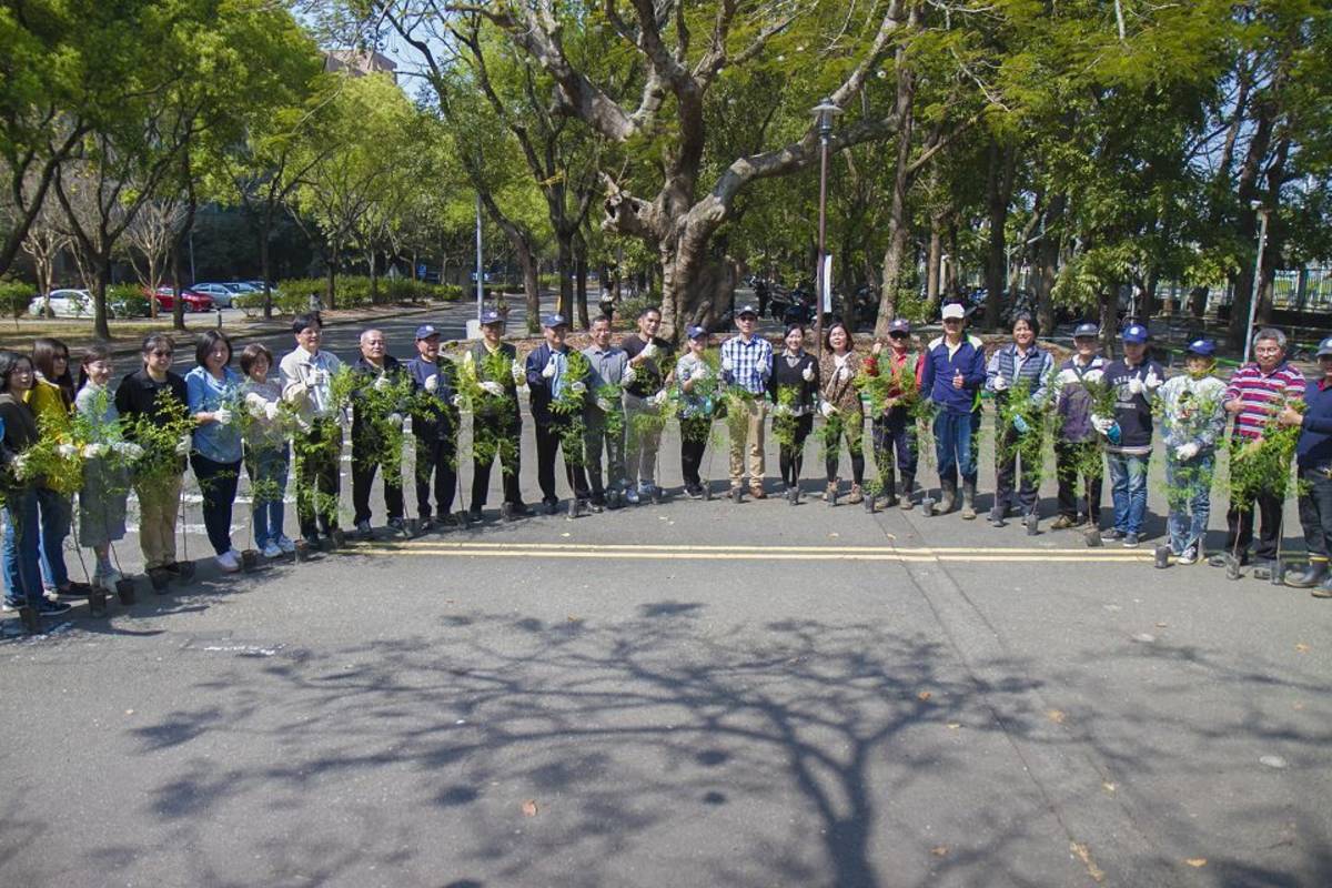 環球科大實現綠色校園承諾 校園種下百棵臺灣肖楠