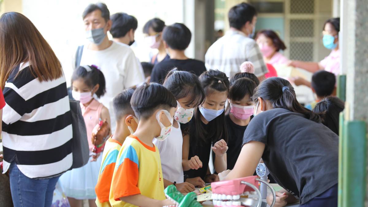 「110學年度校園健康主播競賽」第一名-新竹市水源國小-潔牙有創意，健康有自信-水源國小校慶舉辦口腔保健闖關活動-挑選正確的潔牙用具