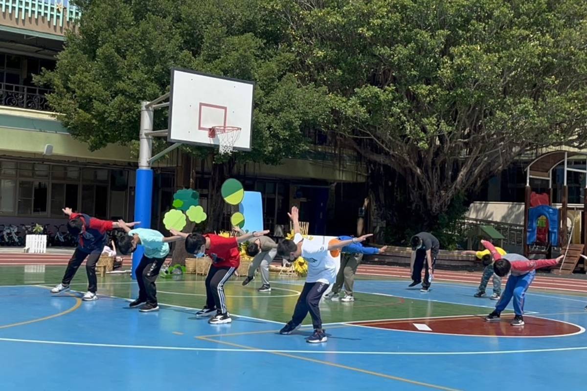 富安國小代表臺北市參加非舞蹈班學生團體甲組民俗舞比賽