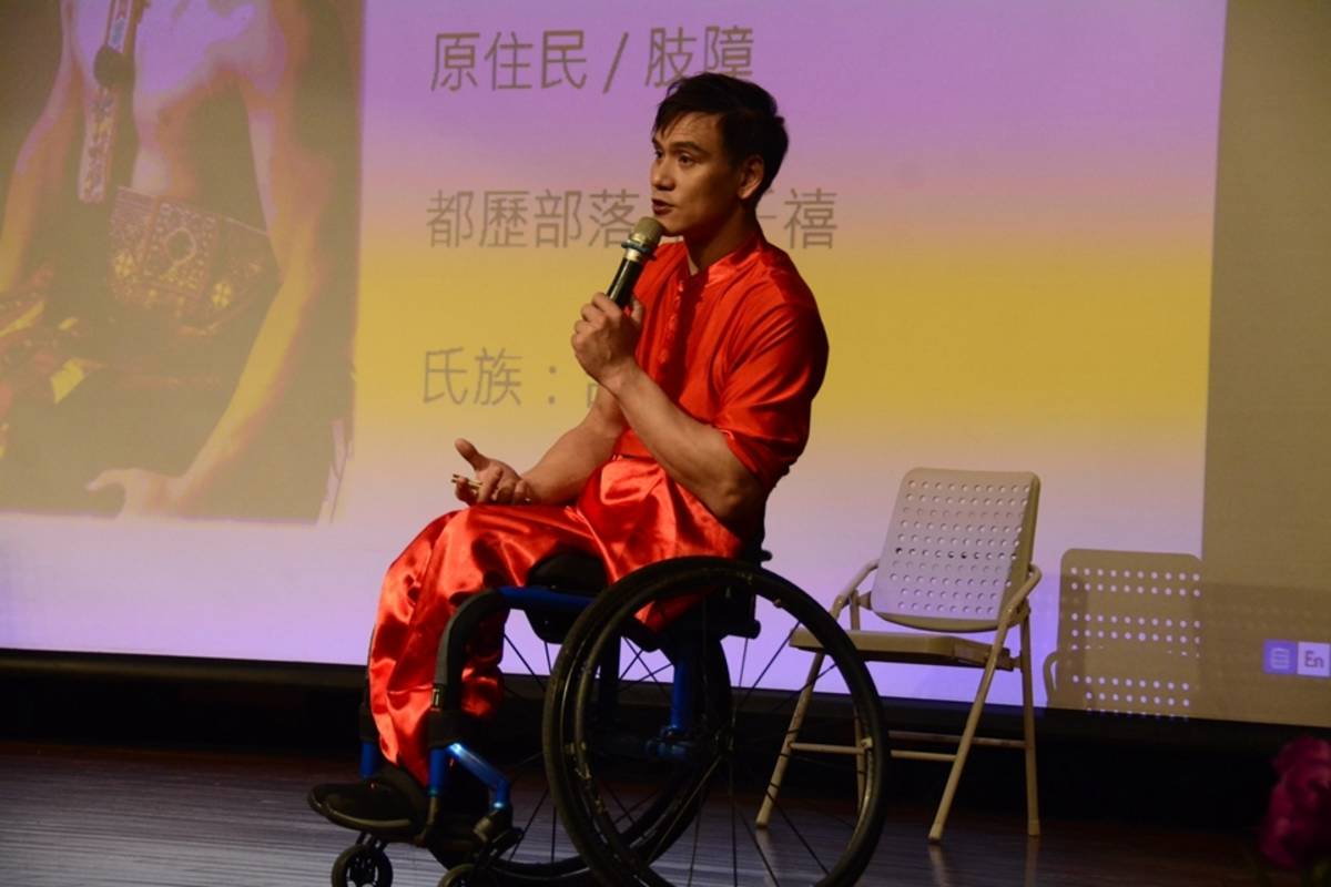 鄭自強演講(慈科大提供)