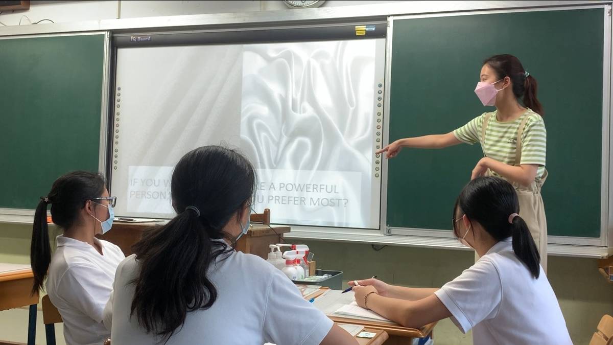 聖心女中王瑞文老師將性平教育議題融入歷史課堂。
