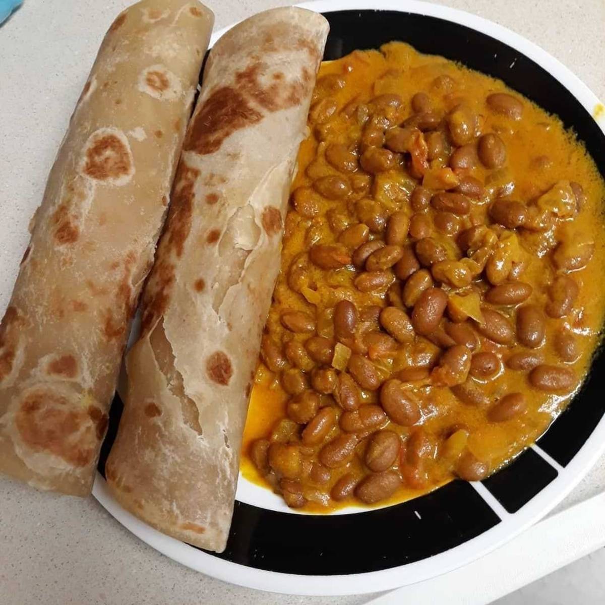 chapati
(類似台灣的蔥油餅) 但還是略有小不同味道