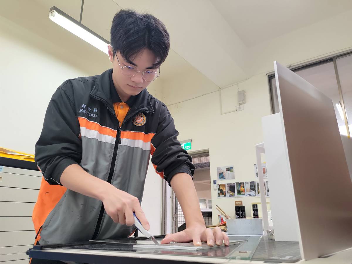 瑞芳高工室內設計科三年級徐浩軒同學獲第一名佳績