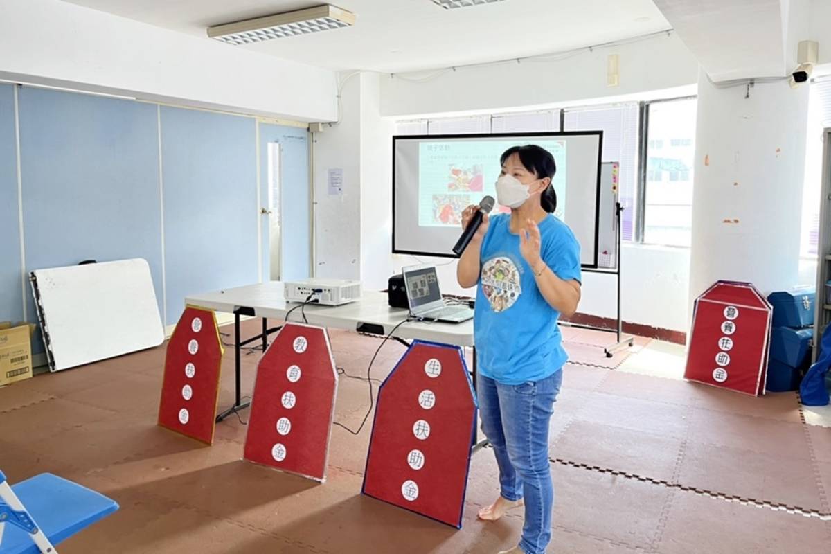 臺灣世界展望會臺東成功中心社工員王淑貞，榮獲衛福部全國社會工作專業人員資深敬業獎。