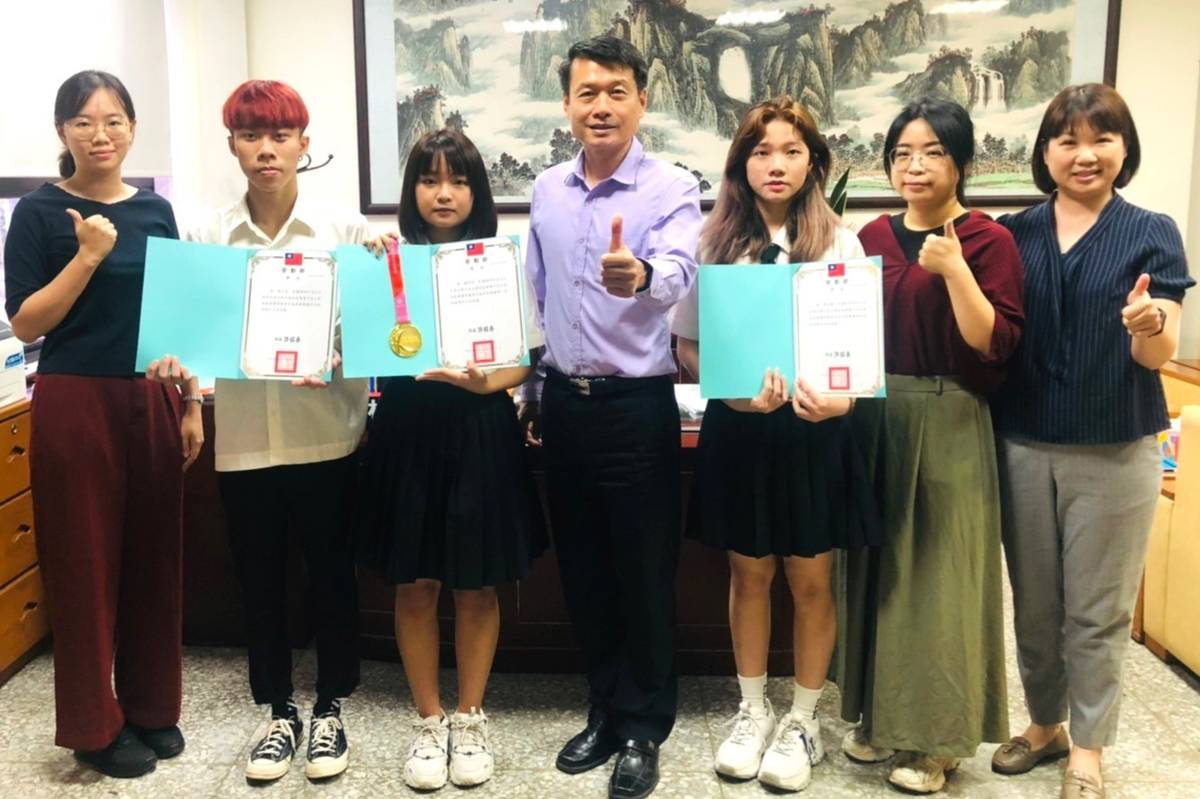 北斗家商美容科學生在第53屆全國技能競賽中區分賽中表現亮眼