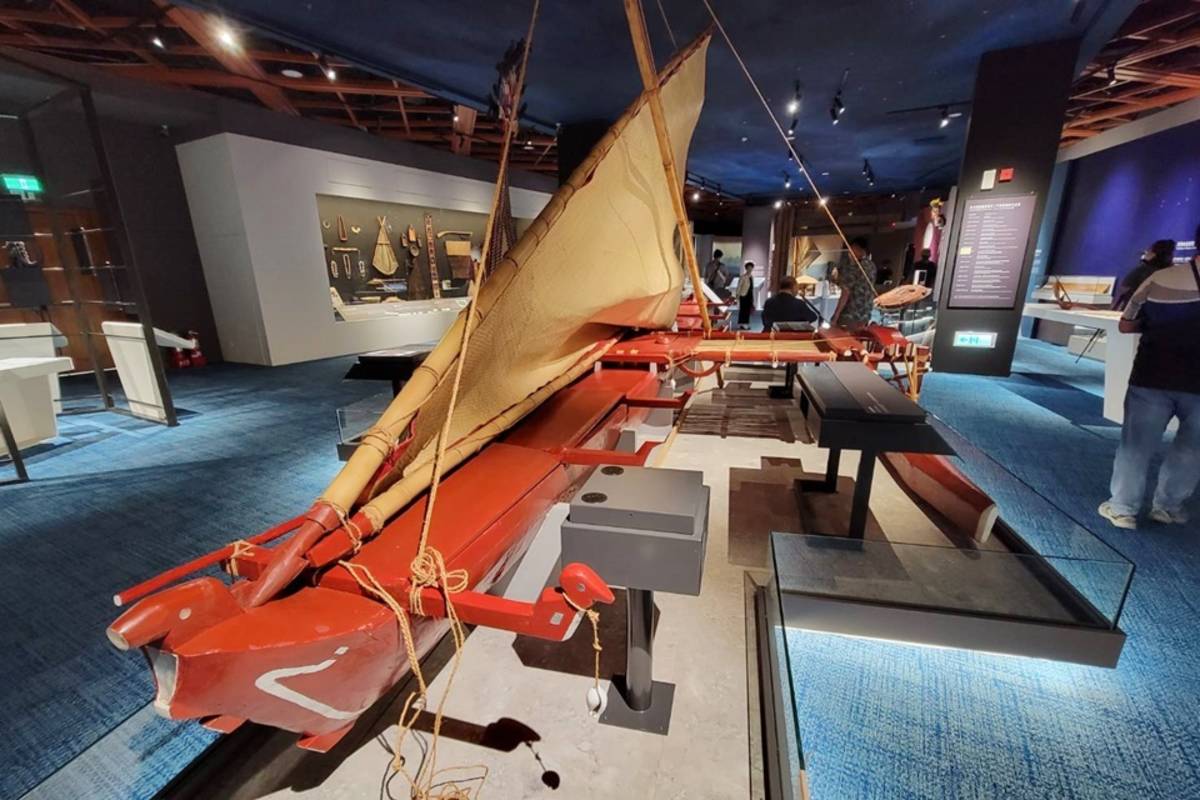 史前館常設展廳更新後，擴大了世界南島的展示範疇，展出太平洋多國船隻。