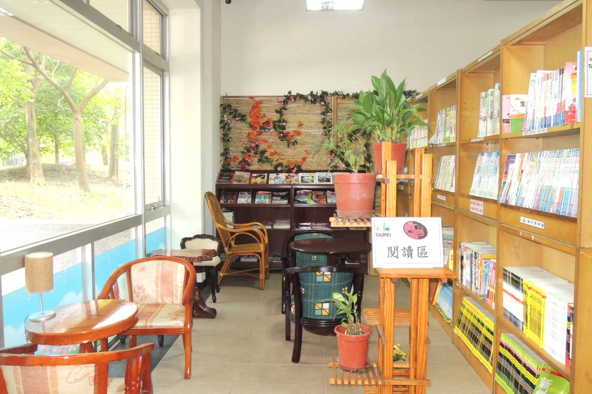 延慧書庫延續智慧與愛 ，成立10年送出45多萬本二手書