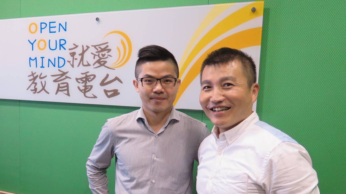亞洲大學附屬醫院男性功能中心主任邱鴻傑泌尿科主治醫師與常罡合影  