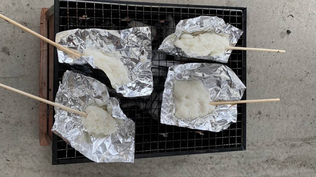帶著孩子到鄉下學做菜-烤米棒