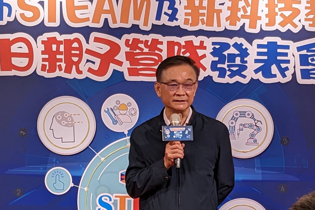 北市教育局湯志民局長表示，科技課程的推動讓學生從小就能體驗和探索科學

