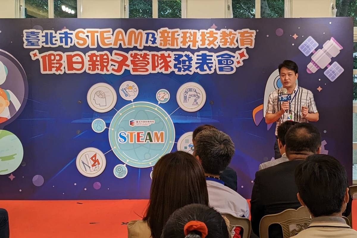 教育局資訊教育科陳秉熙科長表示，6月前將優先提供15梯次課程、279組親子名額
