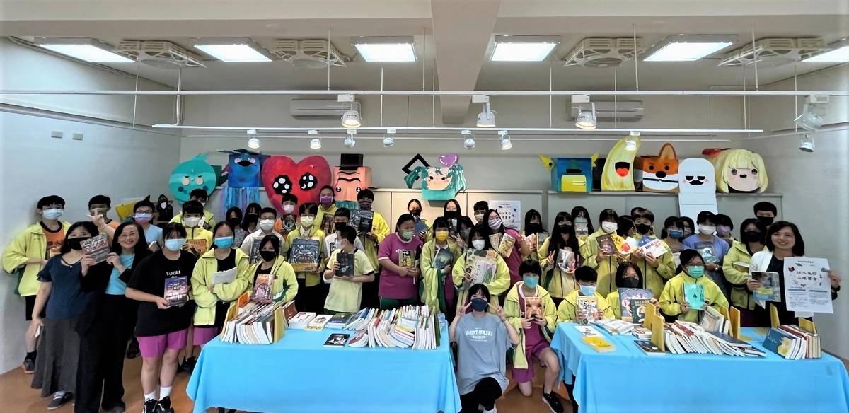 淡水國中傳香漂書展 透過傳遞書的溫度分享有書讀與愛讀書