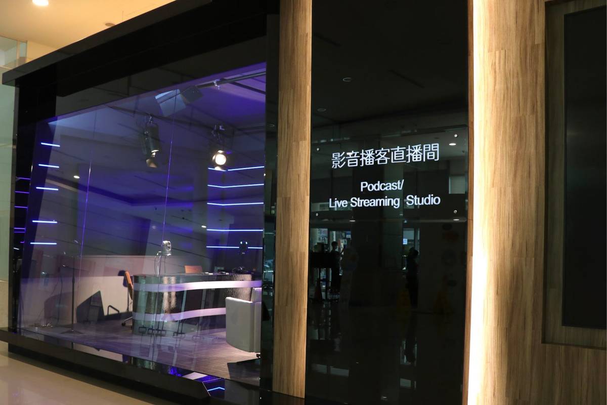 世新大學影音播客直播間（Podcast／Live Streaming Studio）為業界最夯的媒體模式 (世新提供)