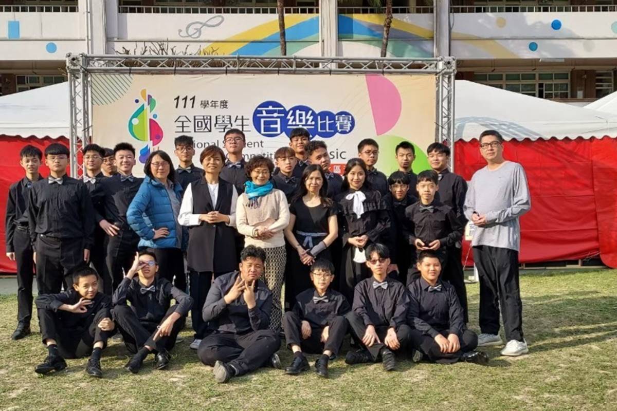 男聲合唱團