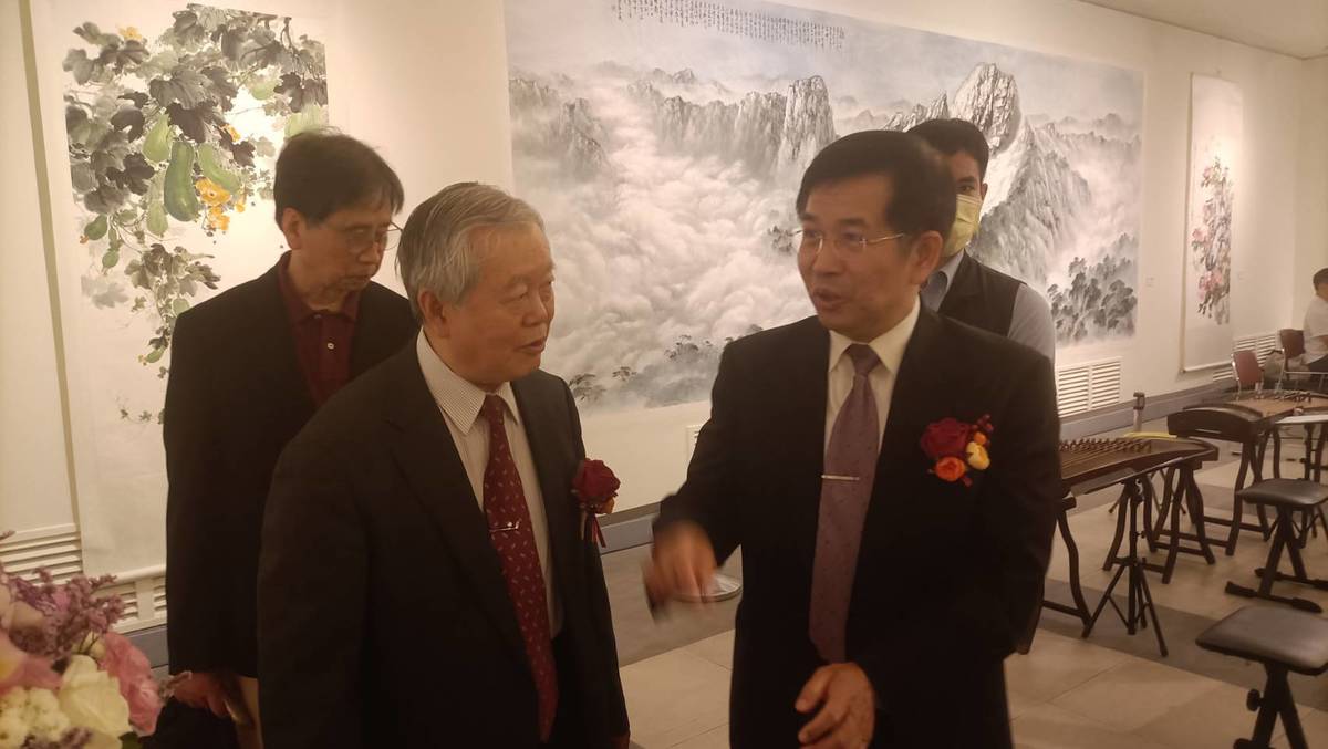 教育部潘文忠部長出席「藝海遊踪—蘇峯男八十回顧展」開幕式