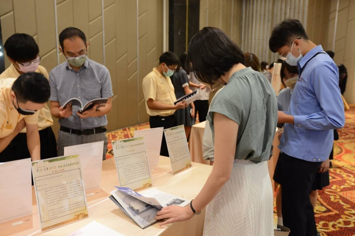 111年度全國高級中等學校學生校園刊物競賽-觀摩類獲獎作品展示