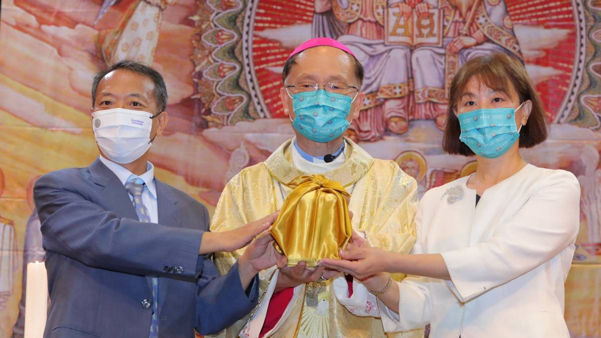 右一為林思伶校長