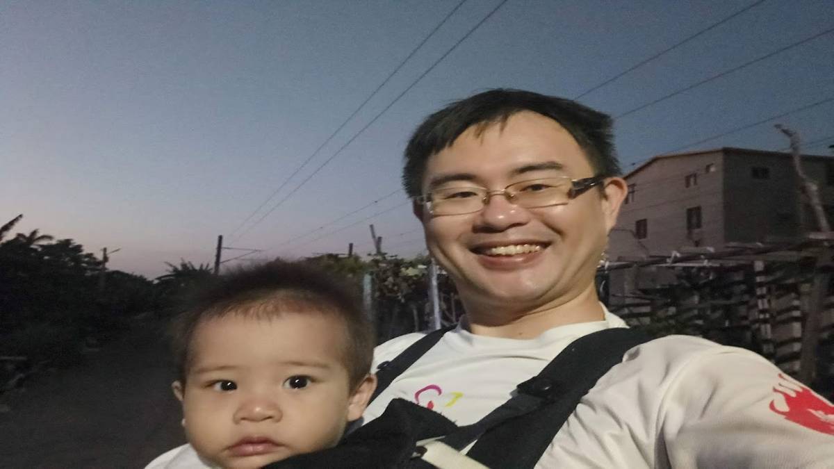 揹上兒子，是一種踏實的感覺