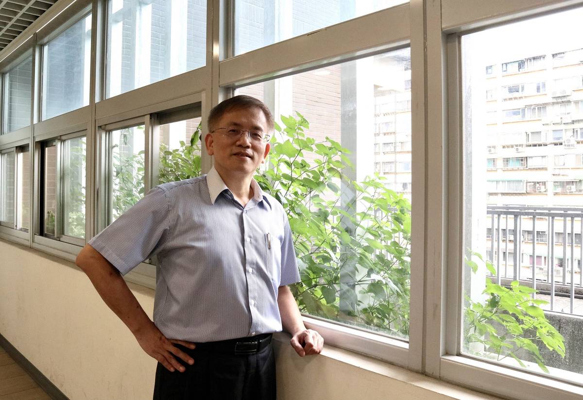 北科大光電系終身特聘教授呂海涵率領跨校團隊，研發成果登上《通訊工程》（Communications Engineering）期刊 (北科大提供)