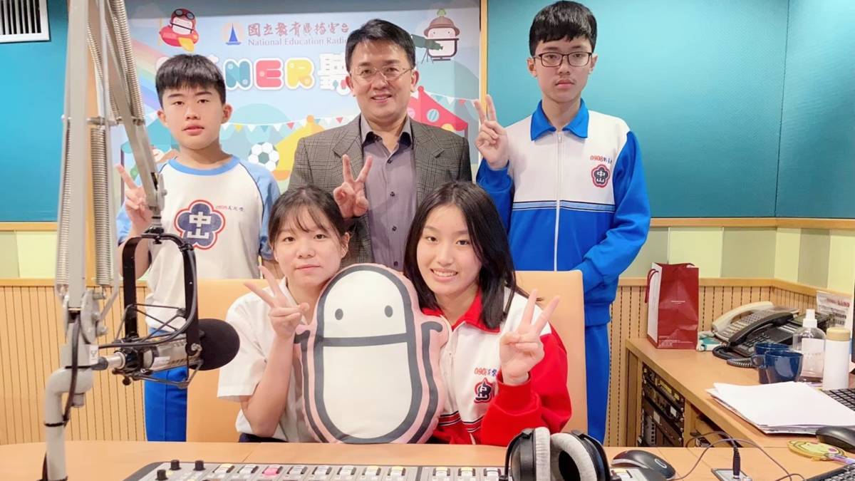 楊益強校長 V.S 新北市中山國中優秀同學們