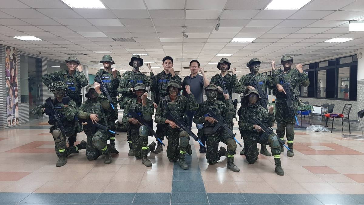 雲科大、環球科大軍事模擬研究社社員合影