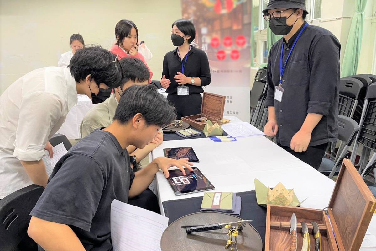 開平餐飲畢業校友也參與「生涯規劃博覽會就業場」活動