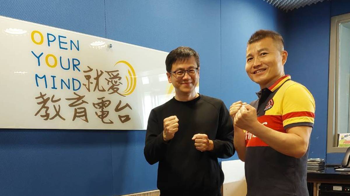 臺中醫院血液腫瘤科主任林俊良醫師與常罡合影
