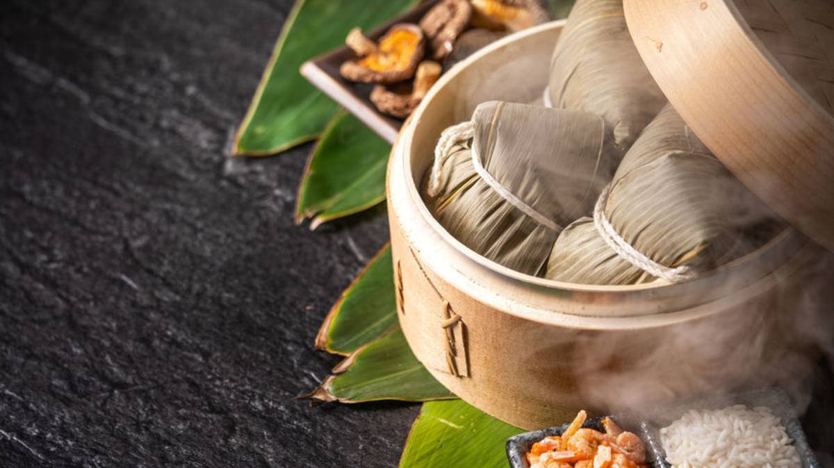 The Custom of the Dragon Boat Festival.(傳統習俗篇–端午節)